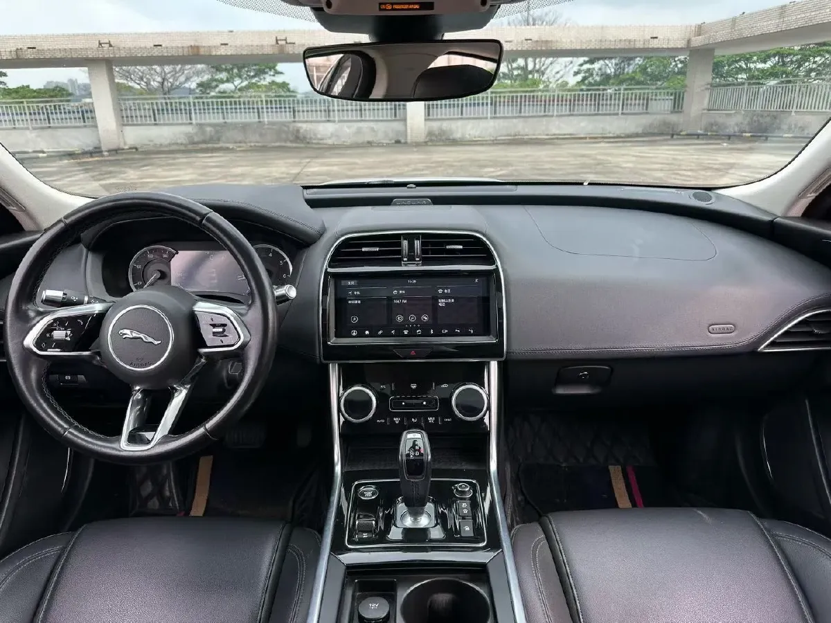 2020 Jaguar XEL 2.0T 200HP L4 8AT,autocango,china used car exporter,china ev exporter,chinese used car exporter,chinese used ev exporter