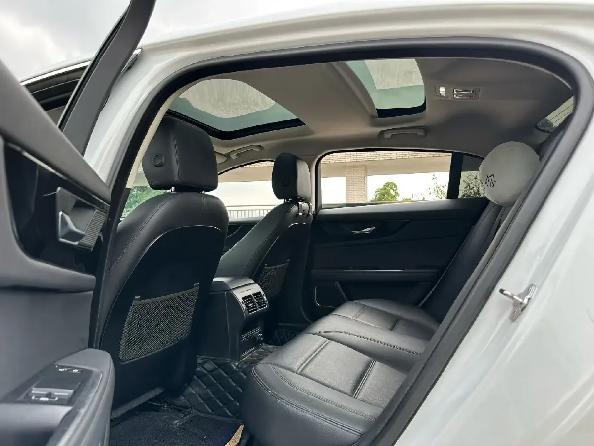 2020 Jaguar XEL 2.0T 200HP L4 8AT,autocango,china used car exporter,china ev exporter,chinese used car exporter,chinese used ev exporter