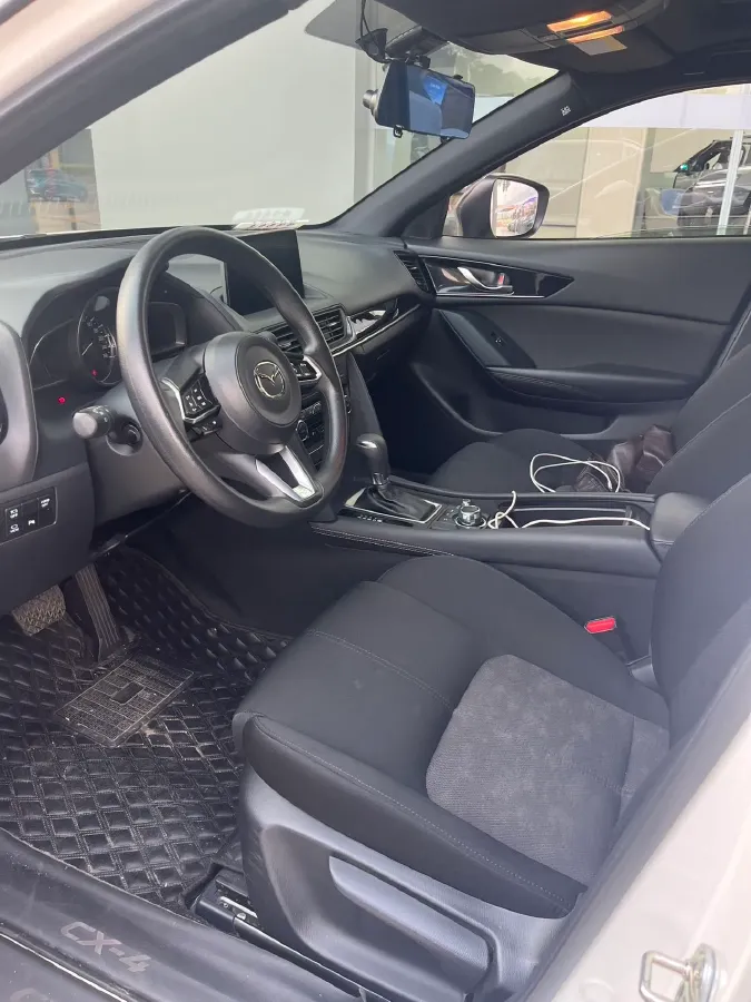 2021 Mazda CX-4 2.0L 158HP L4 6AT,autocango,china used car exporter,china ev exporter,chinese used car exporter,chinese used ev exporter