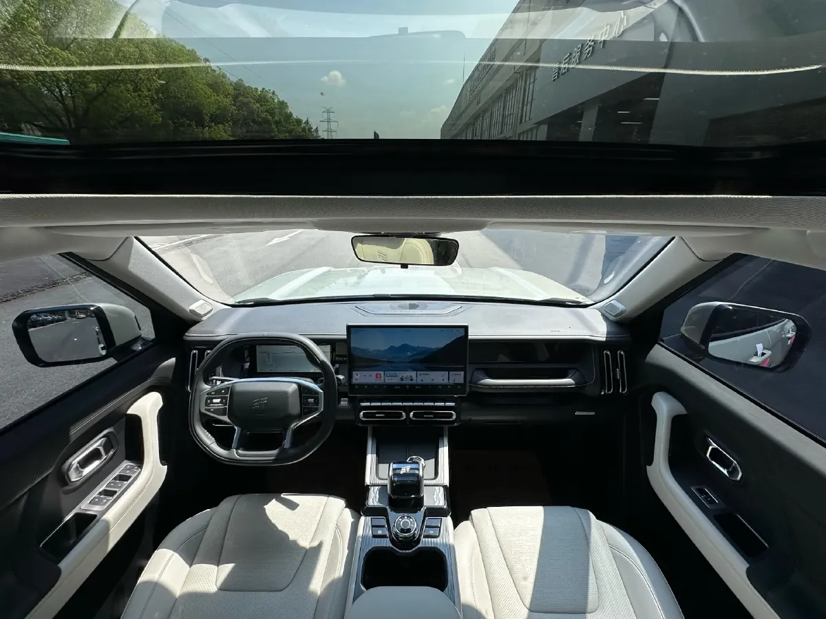 2025 MAXUS XinTu V70 2.0T 150HP L4 9AT,autocango,china used car exporter,china ev exporter,chinese used car exporter,chinese used ev exporter