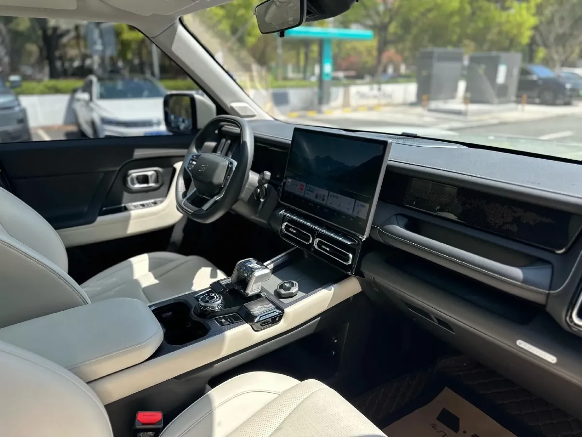 2025 MAXUS XinTu V70 2.0T 150HP L4 9AT,autocango,china used car exporter,china ev exporter,chinese used car exporter,chinese used ev exporter