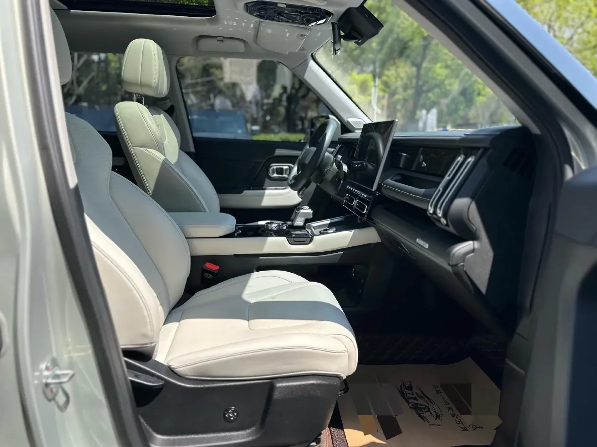 2025 MAXUS XinTu V70 2.0T 150HP L4 9AT,autocango,china used car exporter,china ev exporter,chinese used car exporter,chinese used ev exporter