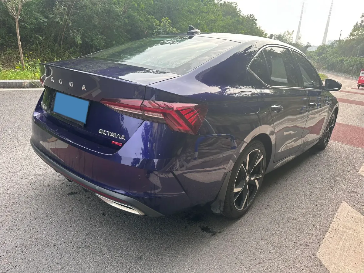 2021 Skoda Octavia 1.4T 150HP L4 7DCT,autocango,china used car exporter,china ev exporter,chinese used car exporter,chinese used ev exporter