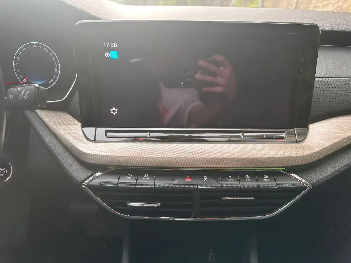 2021 Skoda Octavia 1.4T 150HP L4 7DCT,autocango,china used car exporter,china ev exporter,chinese used car exporter,chinese used ev exporter