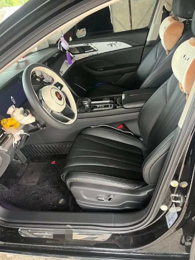 2023 HongQi H5 2.0T 224HP L4 8AT,autocango,china used car exporter,china ev exporter,chinese used car exporter,chinese used ev exporter