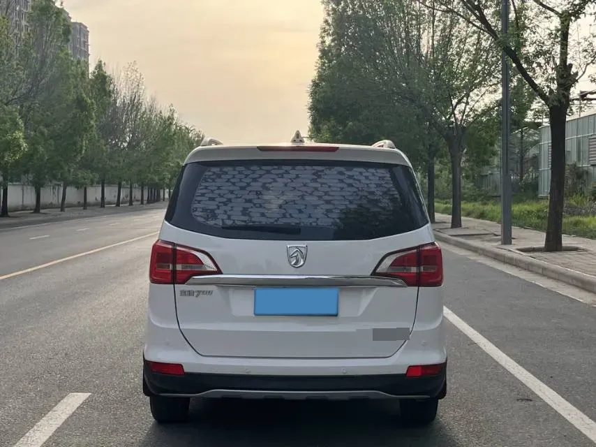 2016 BaoJun 560 1.5T 150HP L4 6MT,autocango,china used car exporter,china ev exporter,chinese used car exporter,chinese used ev exporter