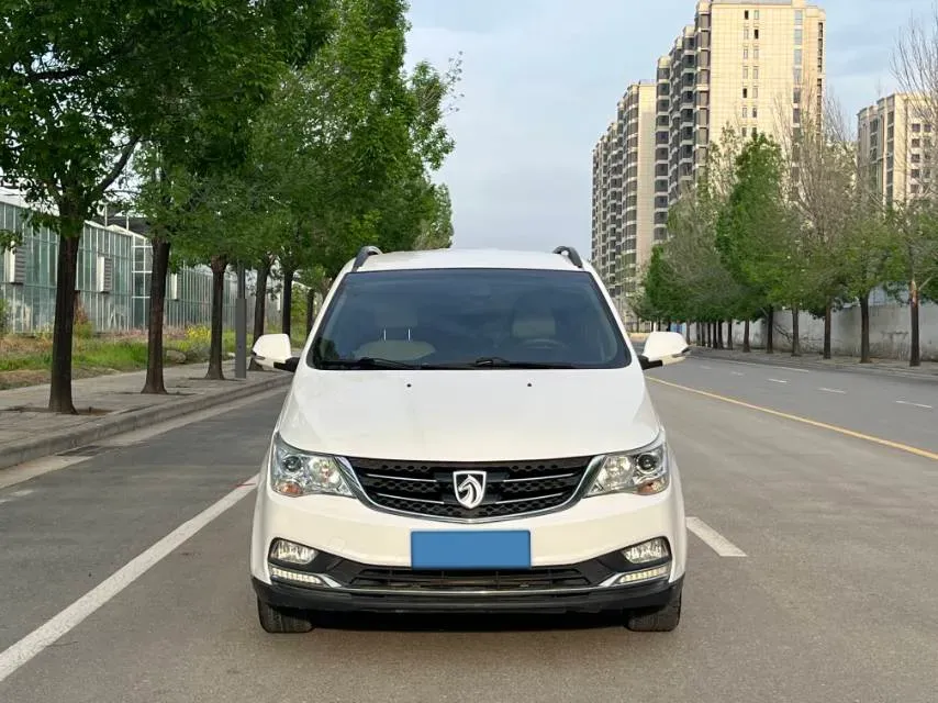 2016 BaoJun 560 1.5T 150HP L4 6MT,autocango,china used car exporter,china ev exporter,chinese used car exporter,chinese used ev exporter