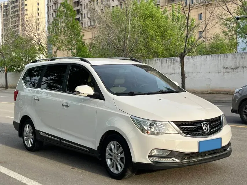 2016 BaoJun 560 1.5T 150HP L4 6MT,autocango,china used car exporter,china ev exporter,chinese used car exporter,chinese used ev exporter
