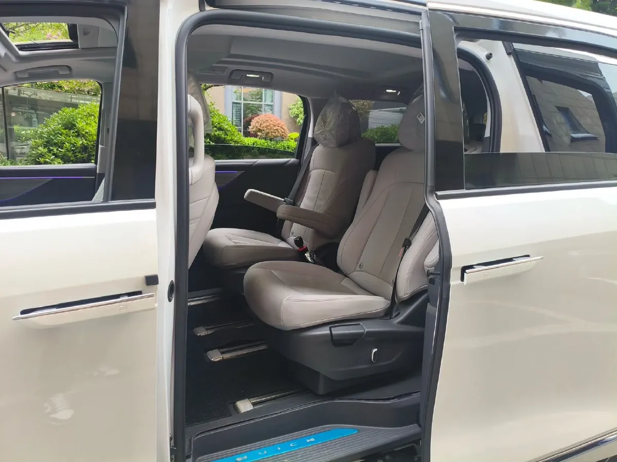 2025 Buick GL8 2.0T 237HP L4 9AT,autocango,china used car exporter,china ev exporter,chinese used car exporter,chinese used ev exporter