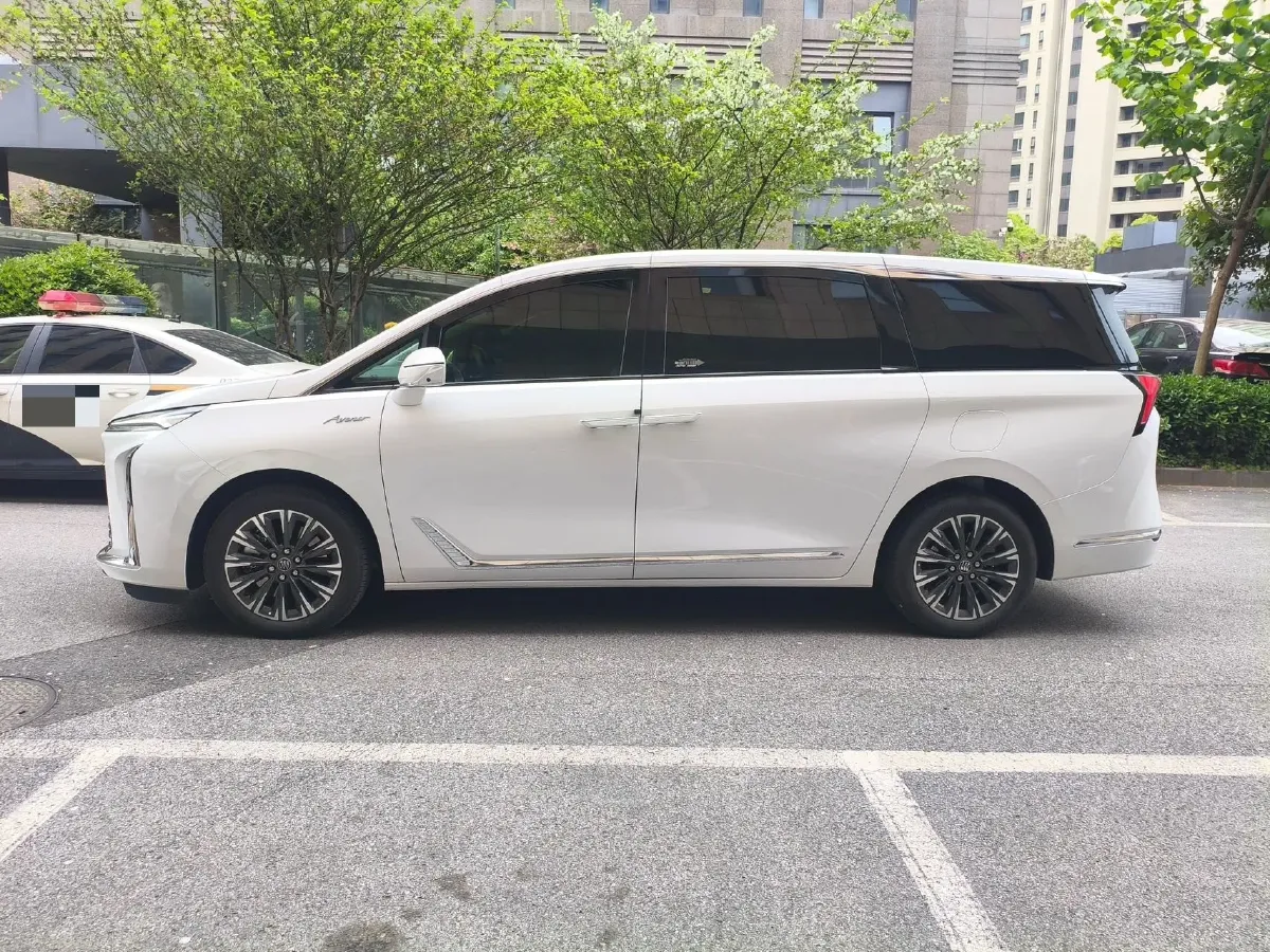 2025 Buick GL8 2.0T 237HP L4 9AT,autocango,china used car exporter,china ev exporter,chinese used car exporter,chinese used ev exporter