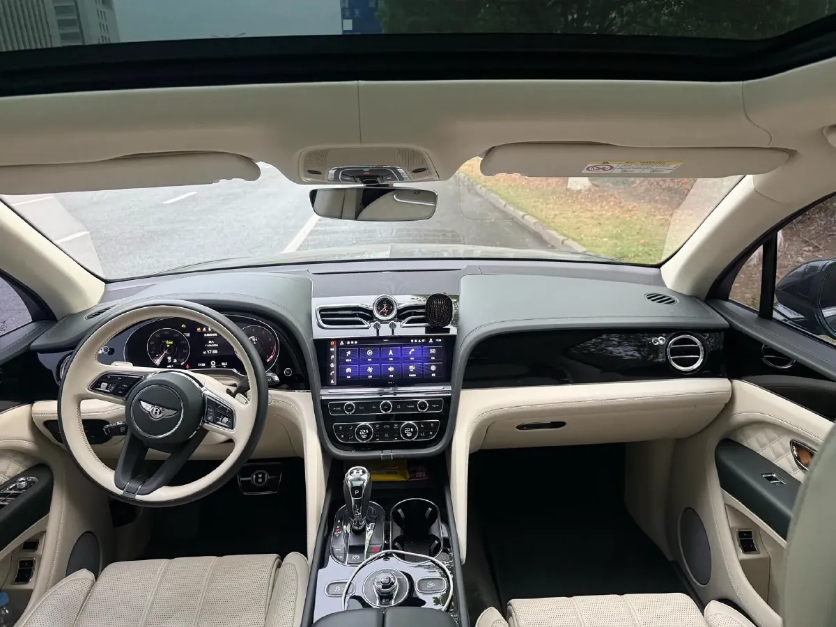 2022 Bentley Bentayga 4.0T 550HP V8 8AT,autocango,china used car exporter,china ev exporter,chinese used car exporter,chinese used ev exporter