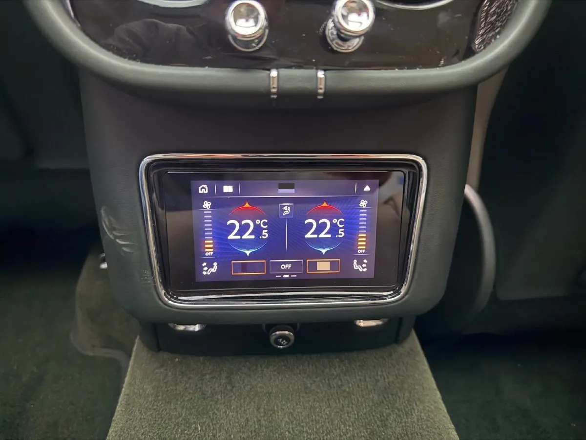 2022 Bentley Bentayga 4.0T 550HP V8 8AT,autocango,china used car exporter,china ev exporter,chinese used car exporter,chinese used ev exporter