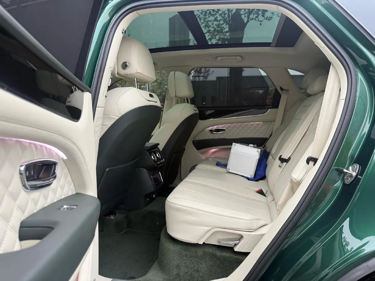 2022 Bentley Bentayga 4.0T 550HP V8 8AT,autocango,china used car exporter,china ev exporter,chinese used car exporter,chinese used ev exporter