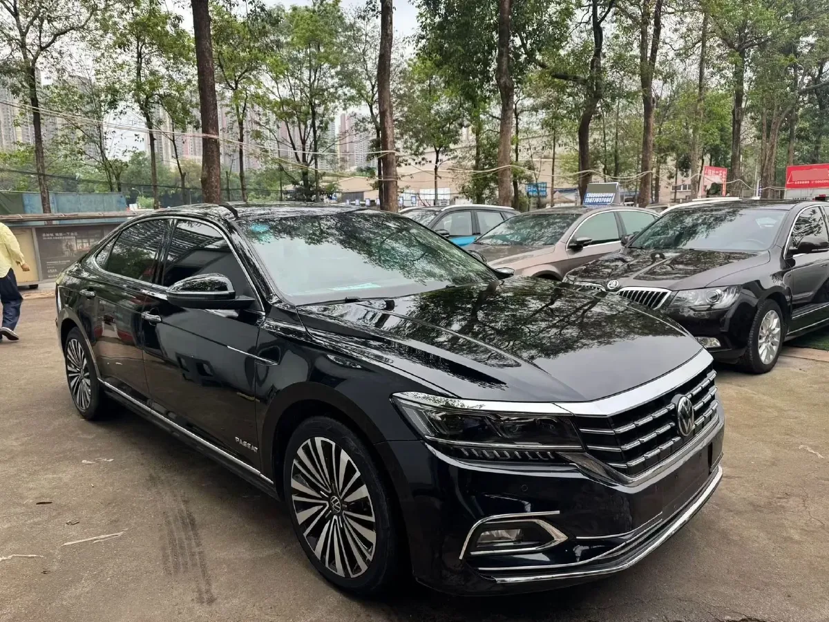 2020 Volkswagen Passat 2.0T 220HP L4 7DCT,autocango,china used car exporter,china ev exporter,chinese used car exporter,chinese used ev exporter