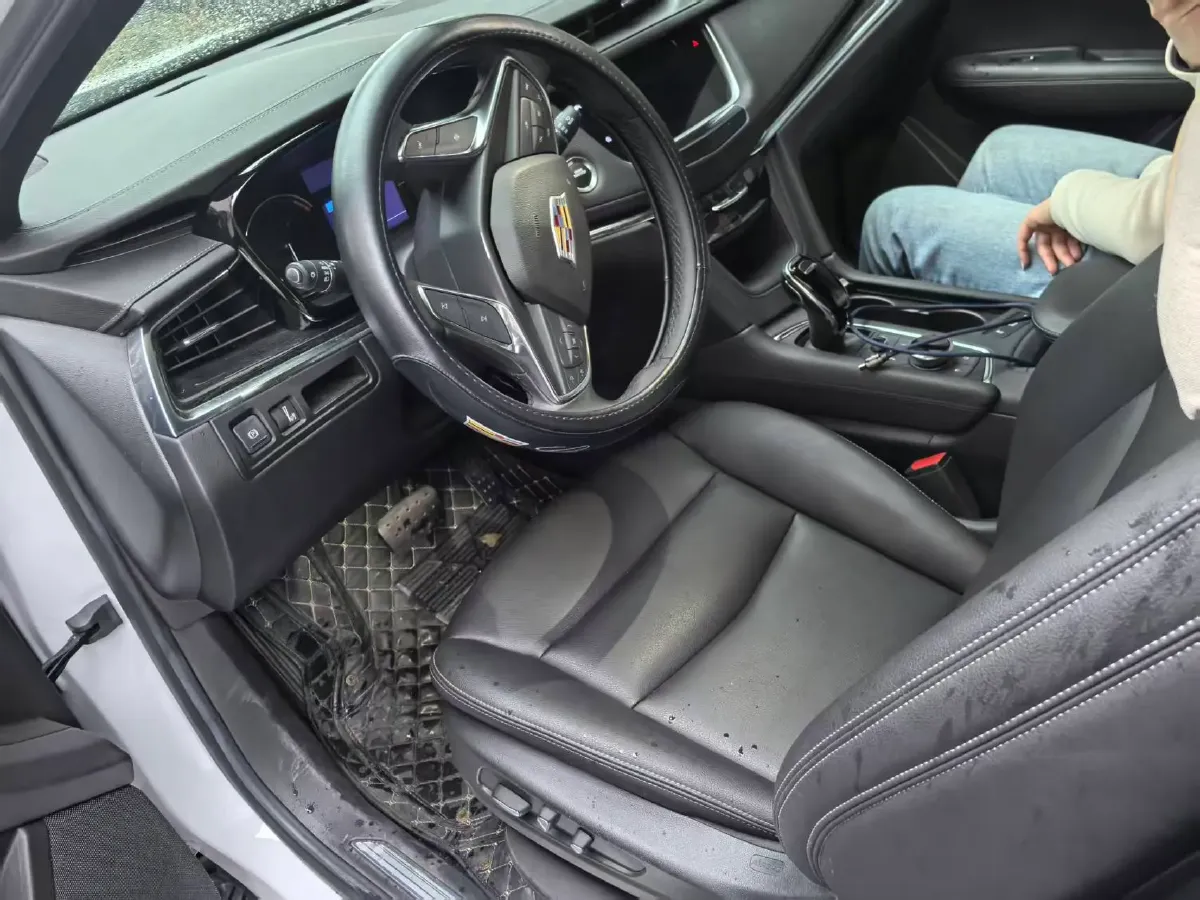 2021 Cadillac XT5 2.0T 237HP L4 9AT,autocango,china used car exporter,china ev exporter,chinese used car exporter,chinese used ev exporter