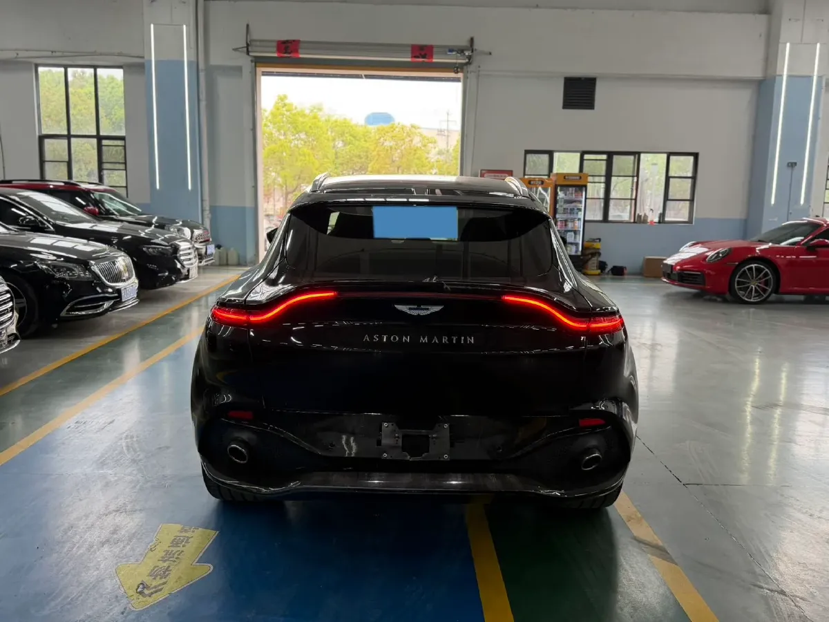 2022 Aston Martin DBX 3.0T 435HP L6 9AT,autocango,china used car exporter,china ev exporter,chinese used car exporter,chinese used ev exporter