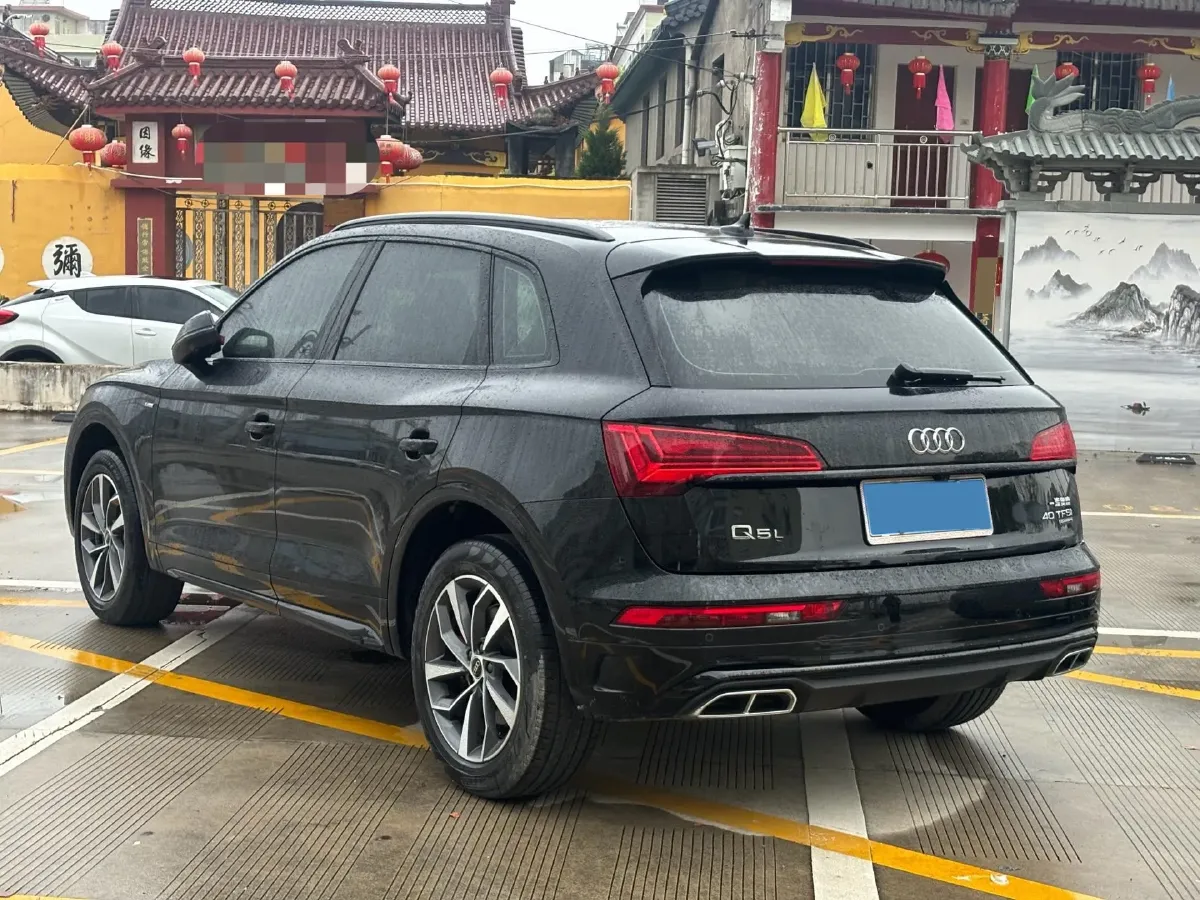 2024 Audi Q5L 2.0T 245HP L4 7DCT,autocango,china used car exporter,china ev exporter,chinese used car exporter,chinese used ev exporter