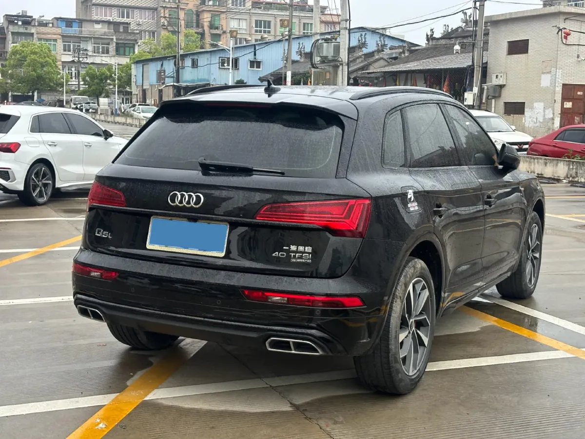 2024 Audi Q5L 2.0T 245HP L4 7DCT,autocango,china used car exporter,china ev exporter,chinese used car exporter,chinese used ev exporter