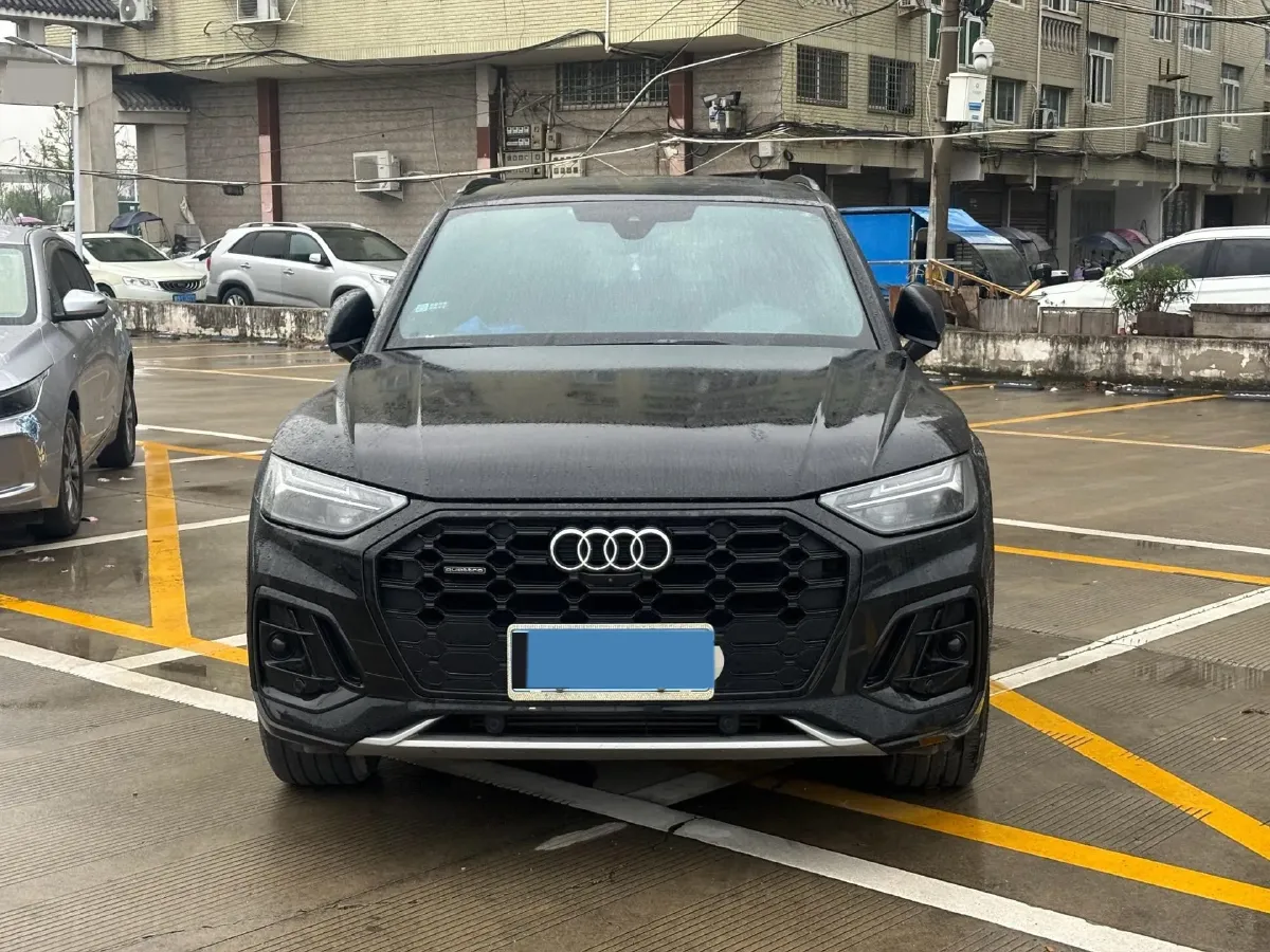 2024 Audi Q5L 2.0T 245HP L4 7DCT,autocango,china used car exporter,china ev exporter,chinese used car exporter,chinese used ev exporter