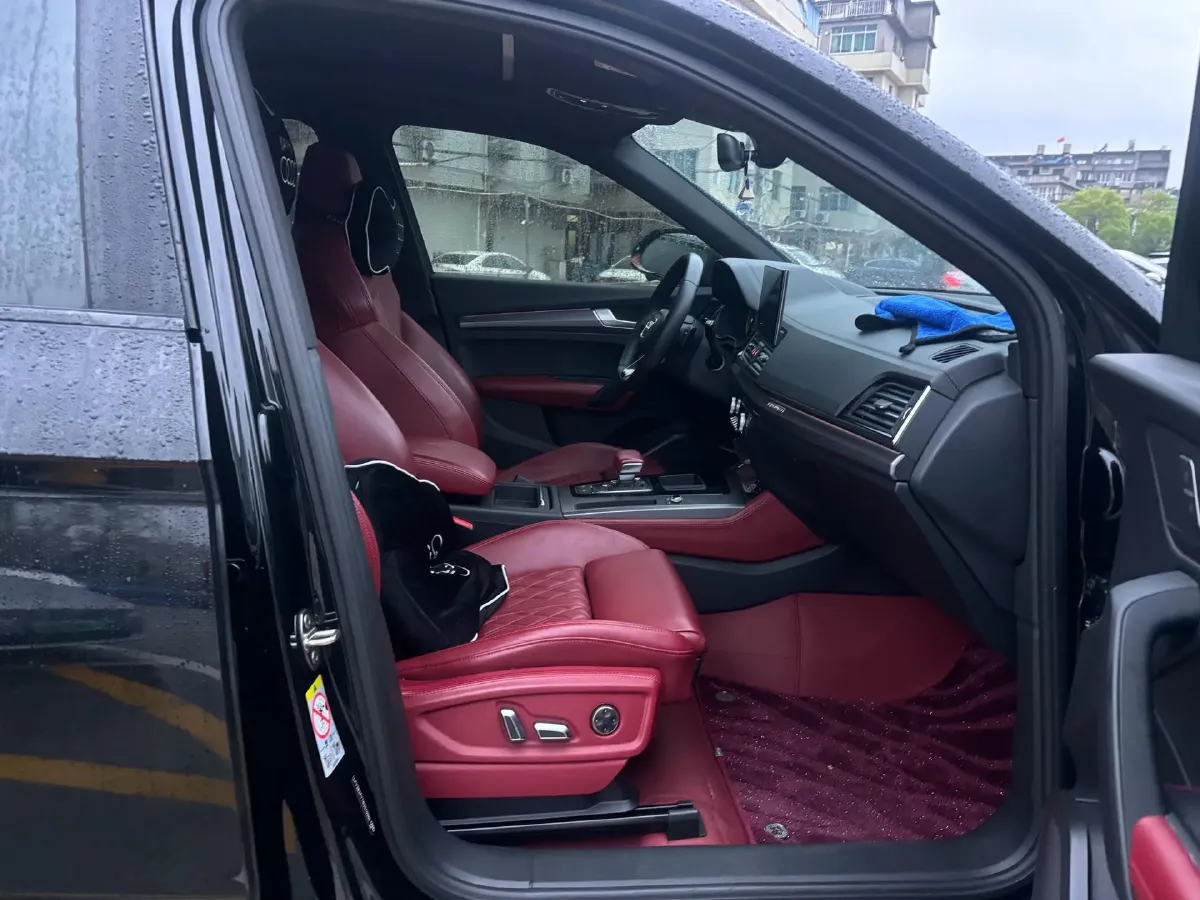 2024 Audi Q5L 2.0T 245HP L4 7DCT,autocango,china used car exporter,china ev exporter,chinese used car exporter,chinese used ev exporter