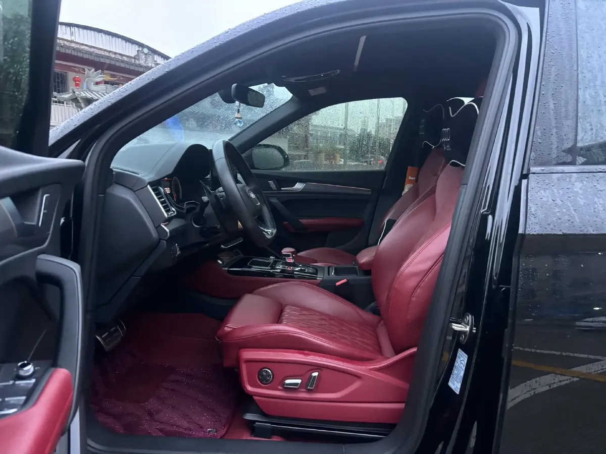 2024 Audi Q5L 2.0T 245HP L4 7DCT,autocango,china used car exporter,china ev exporter,chinese used car exporter,chinese used ev exporter