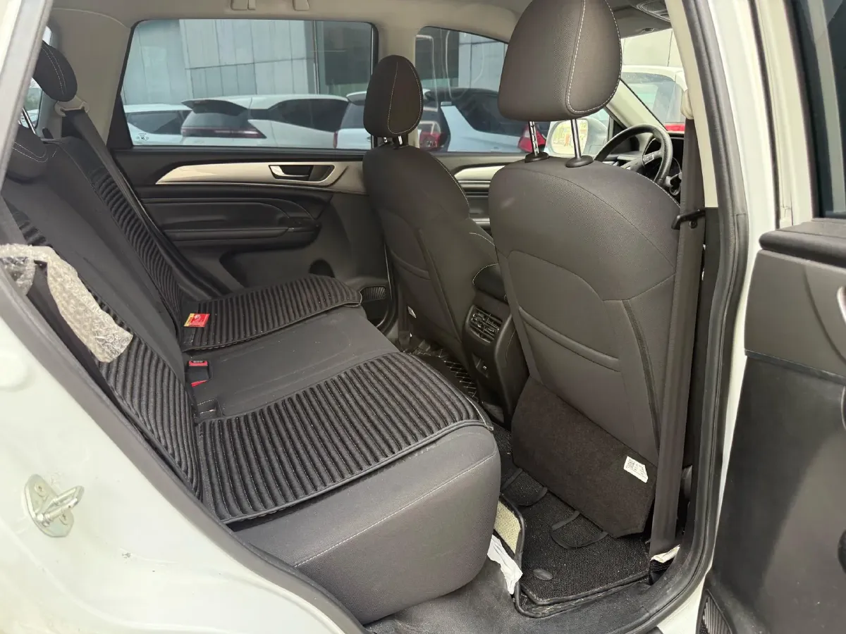 2023 Haval M6 1.5T 150HP L4 6MT,autocango,china used car exporter,china ev exporter,chinese used car exporter,chinese used ev exporter