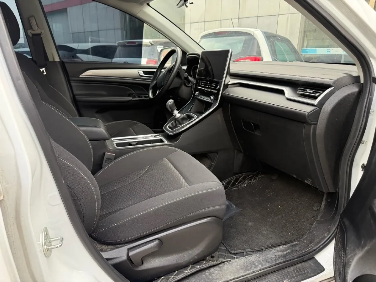 2023 Haval M6 1.5T 150HP L4 6MT,autocango,china used car exporter,china ev exporter,chinese used car exporter,chinese used ev exporter