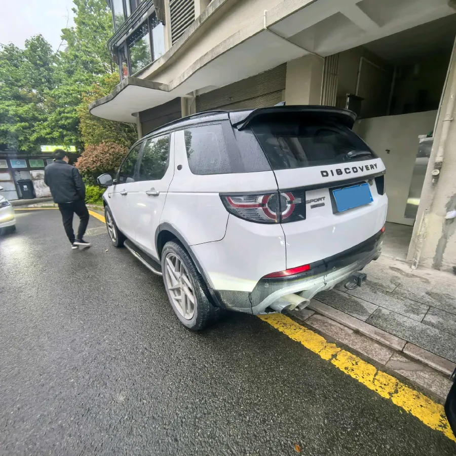 2018 Land Rover Discovery Sport 2.0T 241HP L4 9AT,autocango,china used car exporter,china ev exporter,chinese used car exporter,chinese used ev exporter