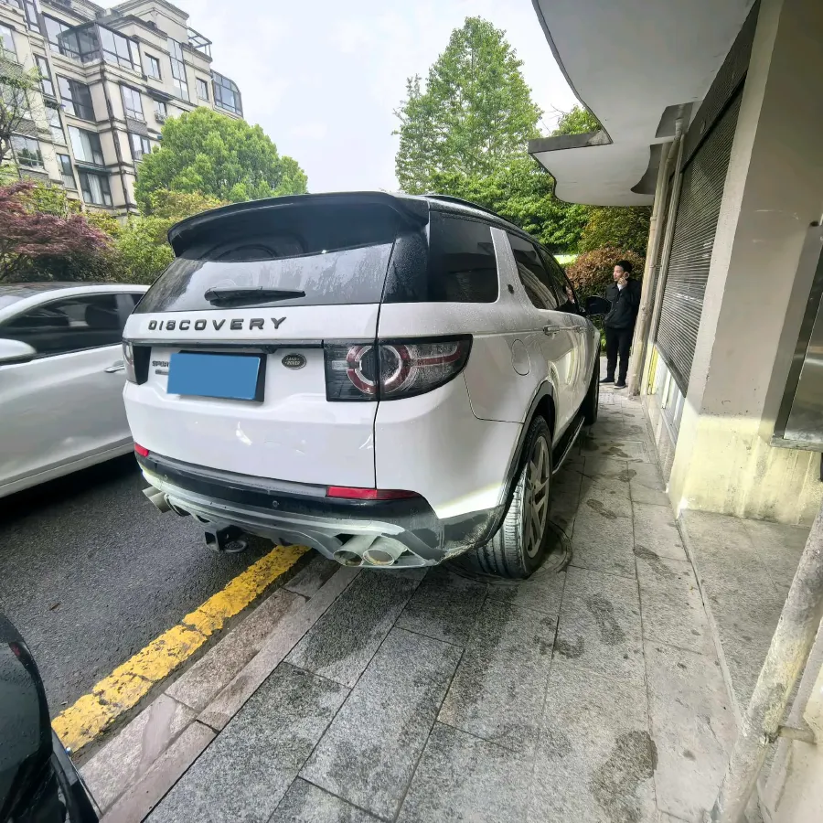 2018 Land Rover Discovery Sport 2.0T 241HP L4 9AT,autocango,china used car exporter,china ev exporter,chinese used car exporter,chinese used ev exporter
