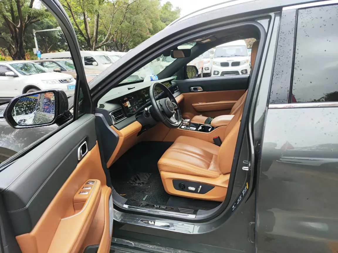 2020 Li ONE Range Extended 131HP REEV 40.5KWH,autocango,china used car exporter,china ev exporter,chinese used car exporter,chinese used ev exporter