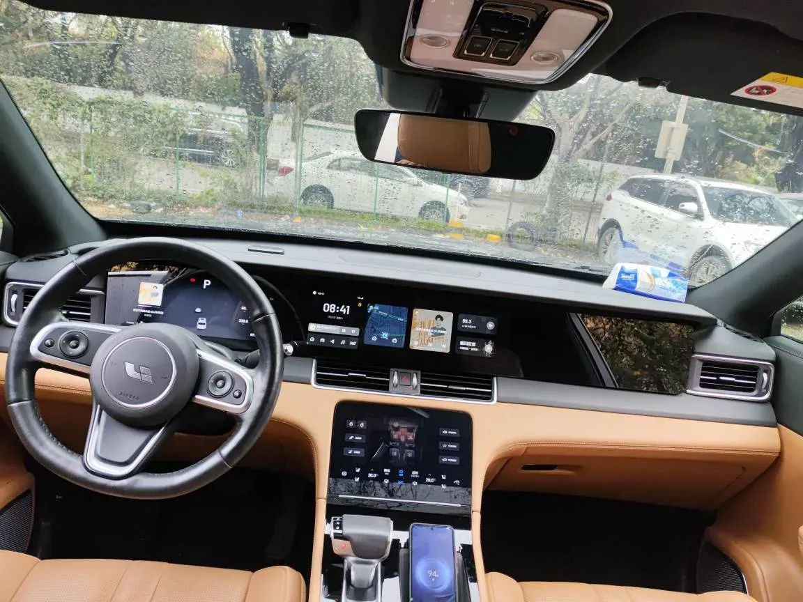 2020 Li ONE Range Extended 131HP REEV 40.5KWH,autocango,china used car exporter,china ev exporter,chinese used car exporter,chinese used ev exporter