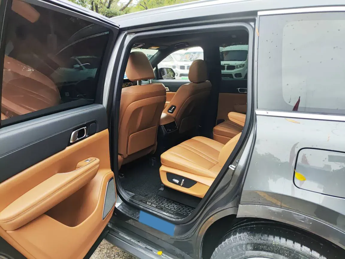 2020 Li ONE Range Extended 131HP REEV 40.5KWH,autocango,china used car exporter,china ev exporter,chinese used car exporter,chinese used ev exporter