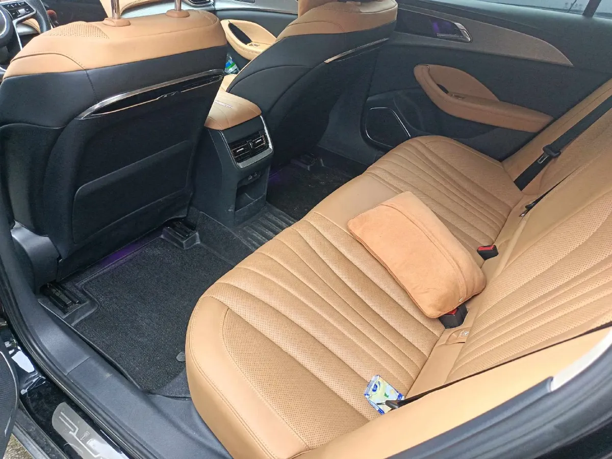 2023 HongQi H5 1.5T 169HP L4 7DCT,autocango,china used car exporter,china ev exporter,chinese used car exporter,chinese used ev exporter