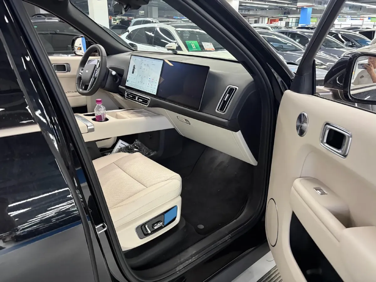 2025 Li L9 Range Extended 154HP REEV,autocango,china used car exporter,china ev exporter,chinese used car exporter,chinese used ev exporter