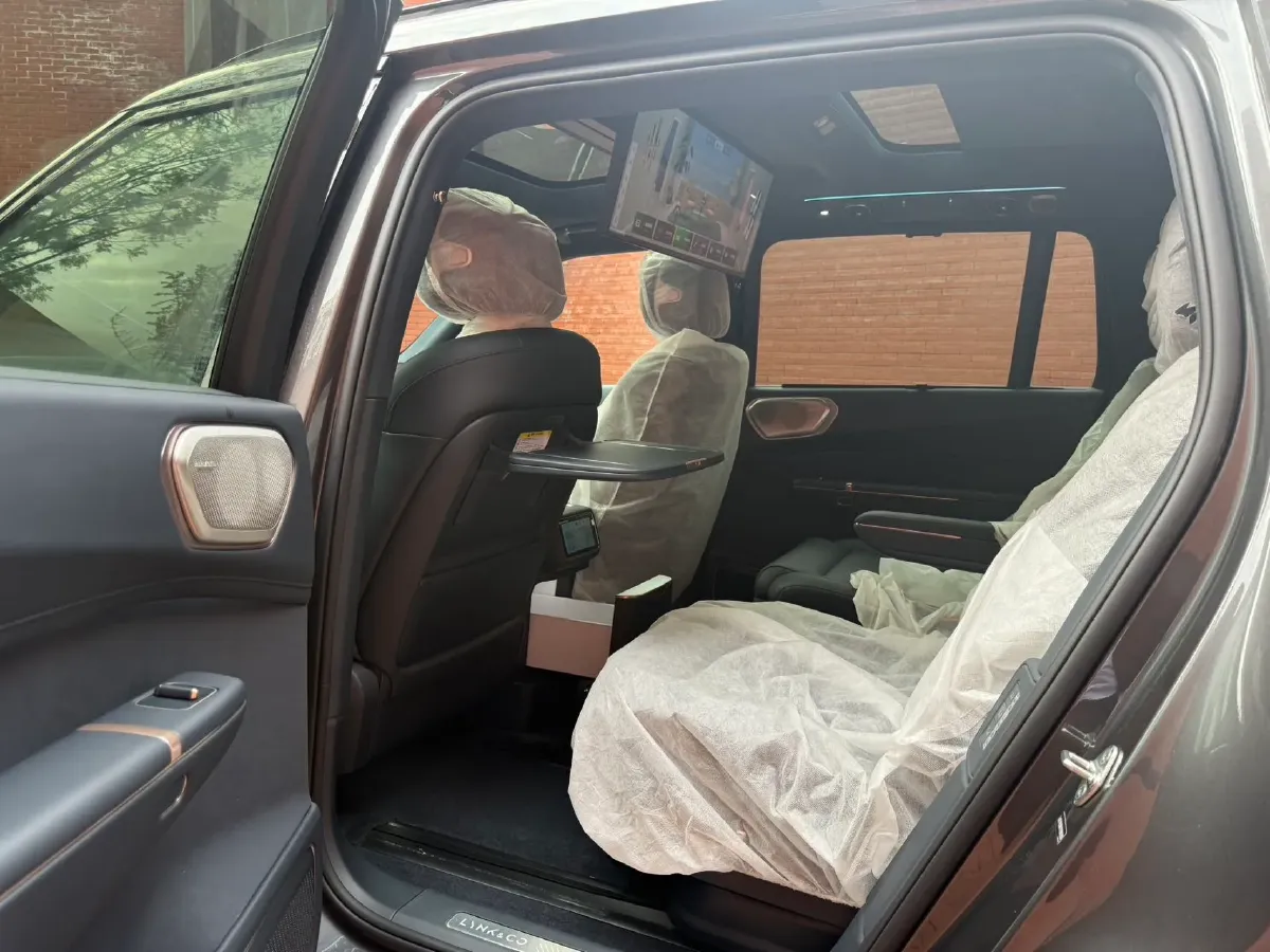 2025 LYNK&CO 900 2.0T 254HP L4 3DHT PHEV,autocango,china used car exporter,china ev exporter,chinese used car exporter,chinese used ev exporter