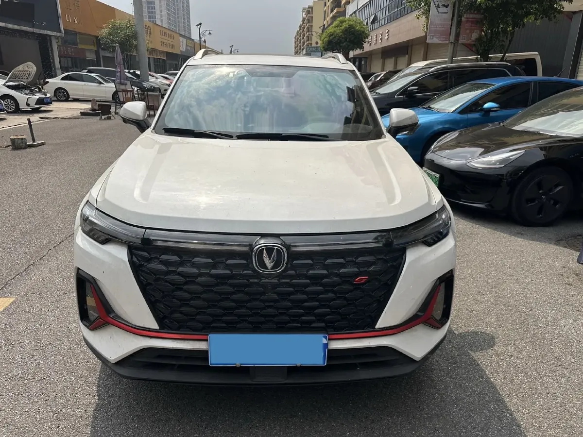 2021 ChangAn CS35 Plus 1.4T 160HP L4 7DCT,autocango,china used car exporter,china ev exporter,chinese used car exporter,chinese used ev exporter