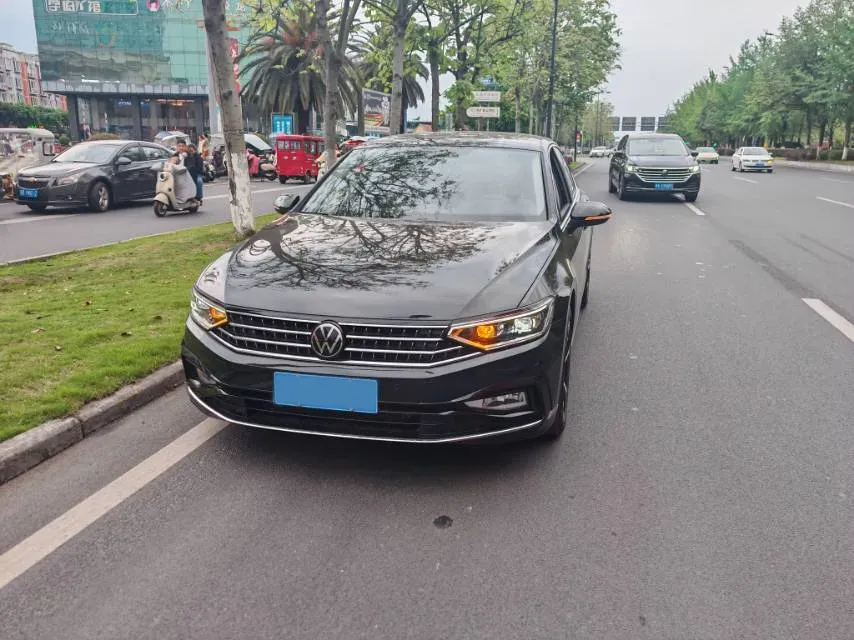 2023 Volkswagen Magotan 2.0T 186HP L4 7DCT,autocango,china used car exporter,china ev exporter,chinese used car exporter,chinese used ev exporter