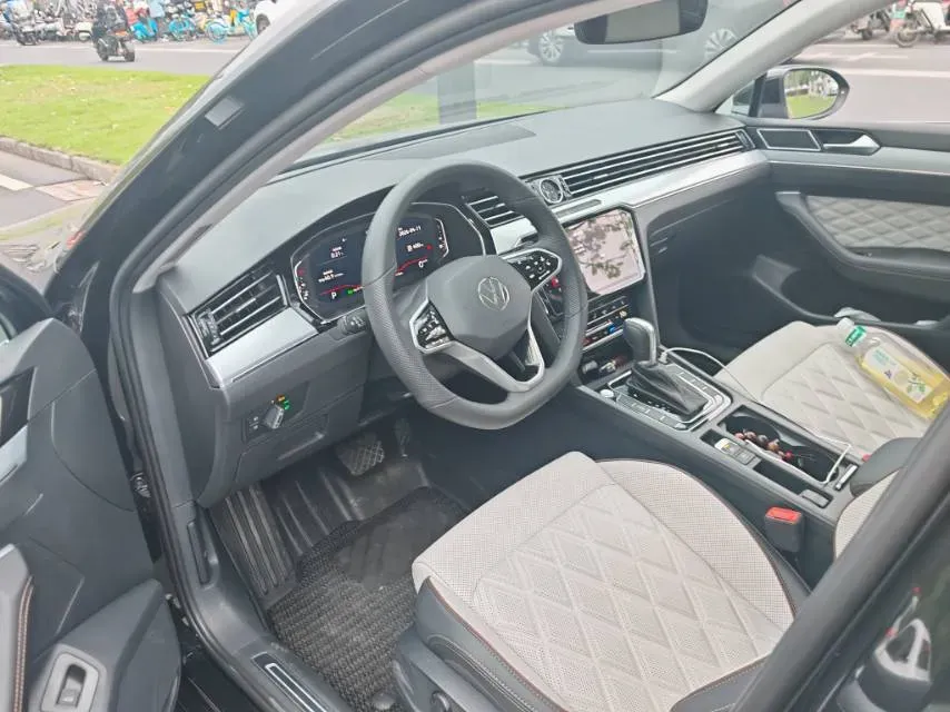 2023 Volkswagen Magotan 2.0T 186HP L4 7DCT,autocango,china used car exporter,china ev exporter,chinese used car exporter,chinese used ev exporter