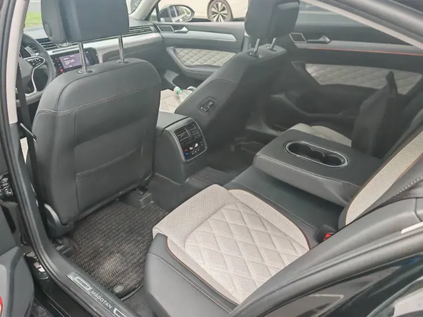 2023 Volkswagen Magotan 2.0T 186HP L4 7DCT,autocango,china used car exporter,china ev exporter,chinese used car exporter,chinese used ev exporter