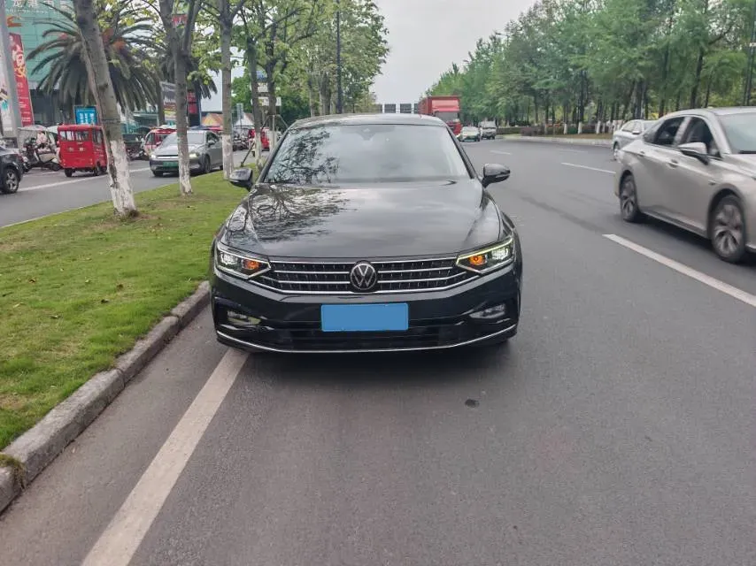2023 Volkswagen Magotan 2.0T 186HP L4 7DCT,autocango,china used car exporter,china ev exporter,chinese used car exporter,chinese used ev exporter