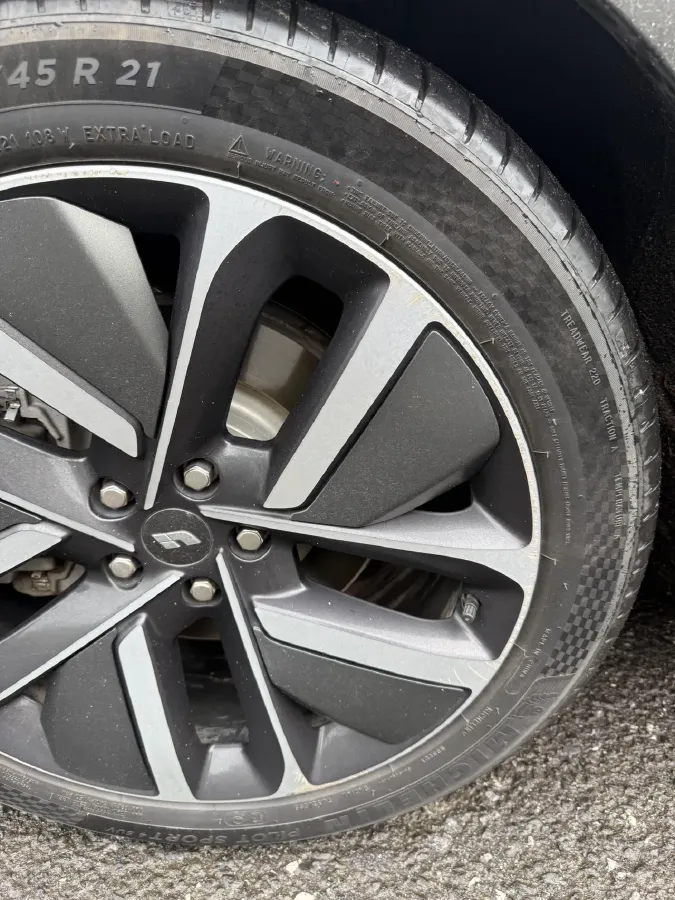 2022 Li L9 Range Extended 154HP REEV 42.6KWH,autocango,china used car exporter,china ev exporter,chinese used car exporter,chinese used ev exporter