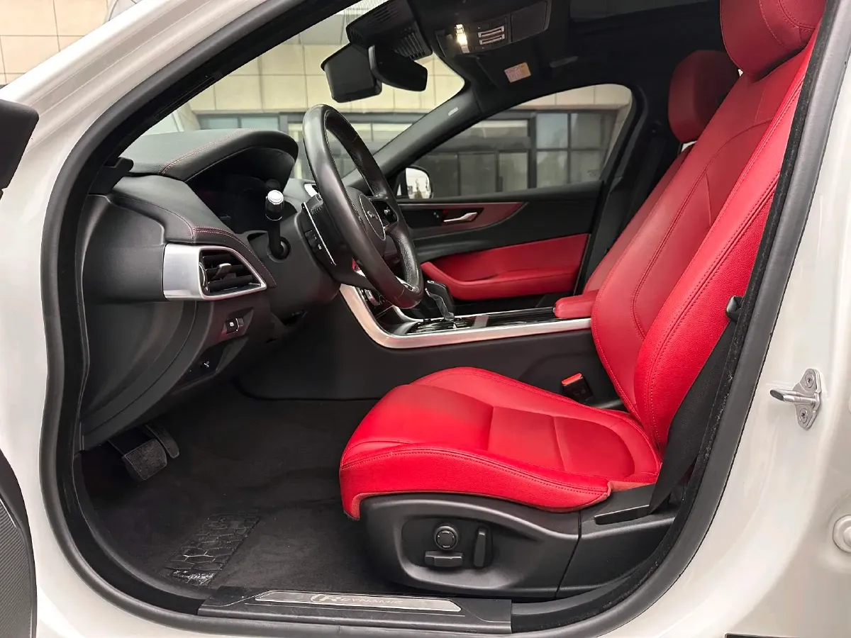 2022 Jaguar XEL 2.0T 250HP L4 8AT,autocango,china used car exporter,china ev exporter,chinese used car exporter,chinese used ev exporter