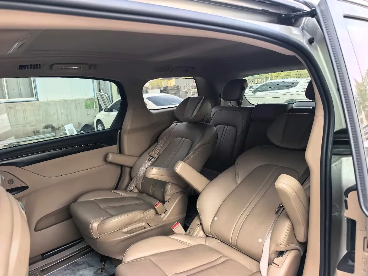 2021 Buick GL8 2.0T 237HP L4 9AT,autocango,china used car exporter,china ev exporter,chinese used car exporter,chinese used ev exporter