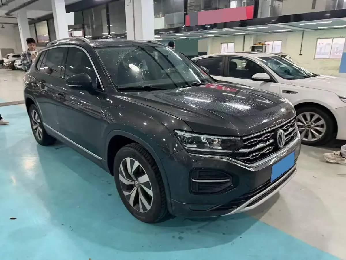 2019 Jeep Cherokee 2.0T 234HP L4 9AT,autocango,china used car exporter,china ev exporter,chinese used car exporter,chinese used ev exporter