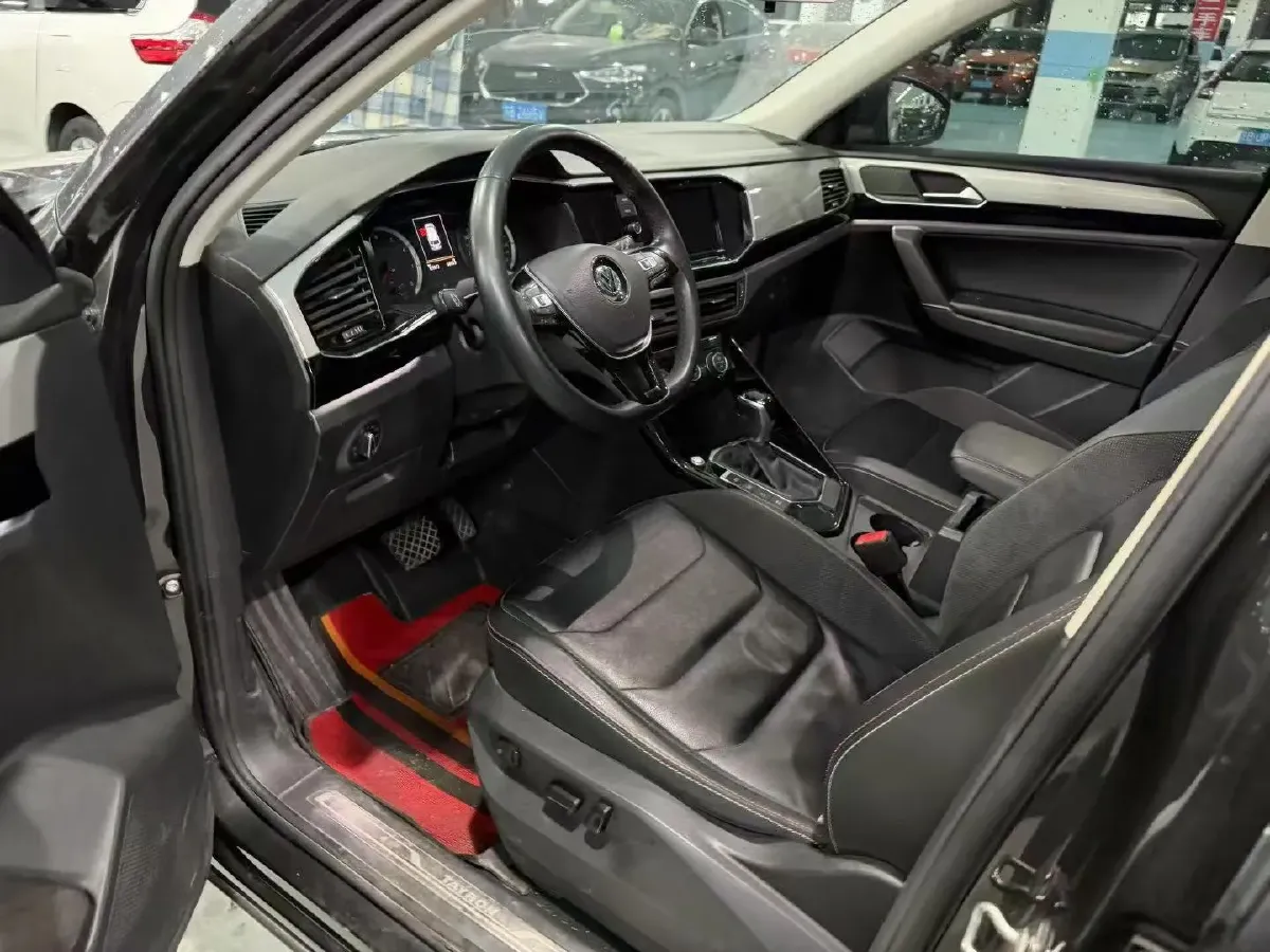 2019 Jeep Cherokee 2.0T 234HP L4 9AT,autocango,china used car exporter,china ev exporter,chinese used car exporter,chinese used ev exporter