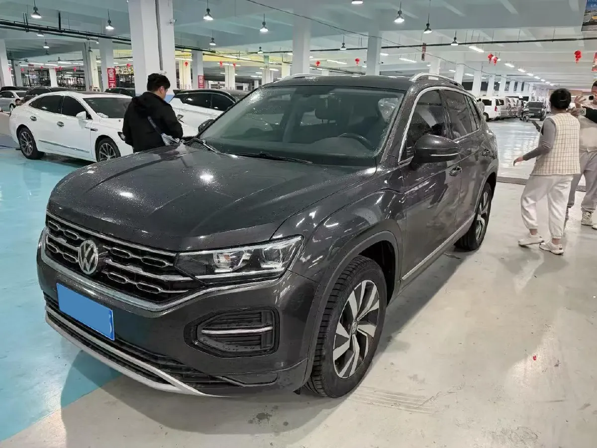 2019 Jeep Cherokee 2.0T 234HP L4 9AT,autocango,china used car exporter,china ev exporter,chinese used car exporter,chinese used ev exporter