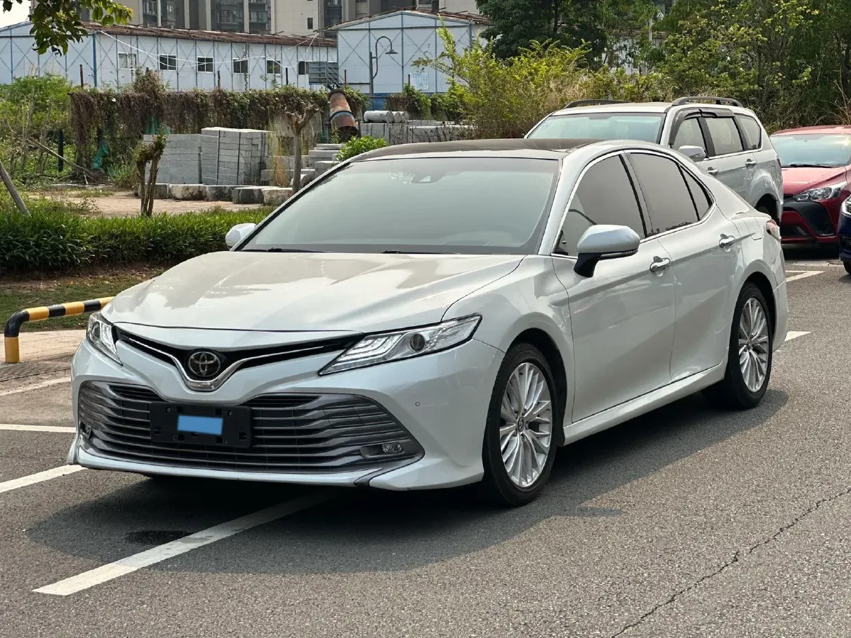 2019 Toyota Camry 2.5L 209HP L4 8AT,autocango,china used car exporter,china ev exporter,chinese used car exporter,chinese used ev exporter
