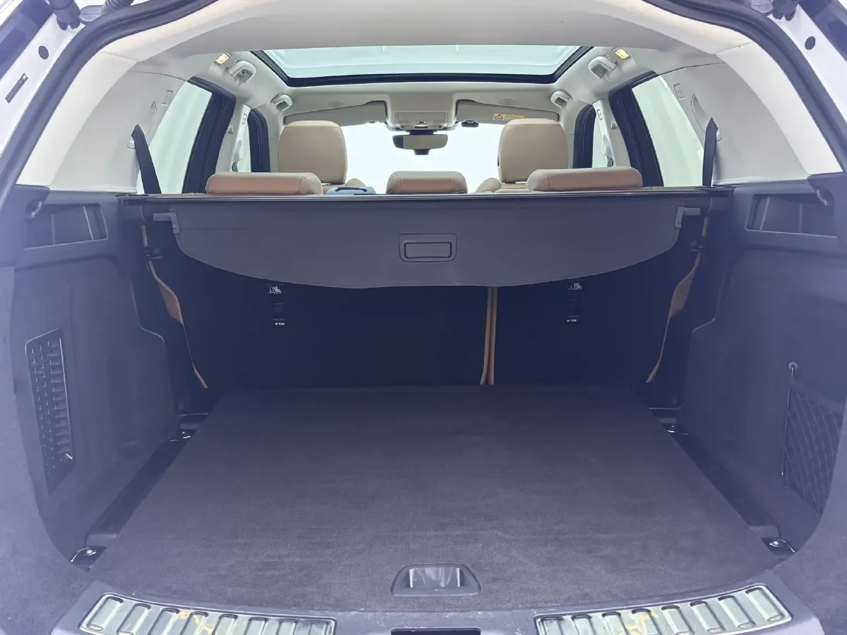 2024 Land Rover Discovery Sport 2.0T 249HP L4 9AT,autocango,china used car exporter,china ev exporter,chinese used car exporter,chinese used ev exporter