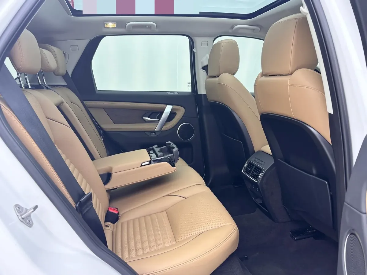 2024 Land Rover Discovery Sport 2.0T 249HP L4 9AT,autocango,china used car exporter,china ev exporter,chinese used car exporter,chinese used ev exporter