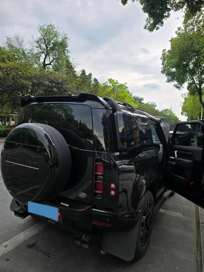 2023 Land Rover Defender 3.0T 400HP L6 8AT,autocango,china used car exporter,china ev exporter,chinese used car exporter,chinese used ev exporter